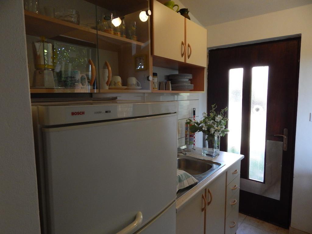 Apartment Tomato プーラ 部屋 写真